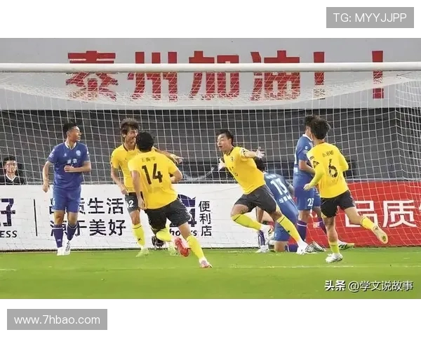 南京排球队比赛经验引发热议球迷对战术与表现的不同看法 南京排球队比赛经验引发热议球迷对战术与表现的不同看法