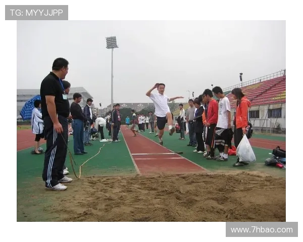南京羽毛球队耐力提升之路探讨与热议 南京羽毛球队耐力提升之路探讨与热议